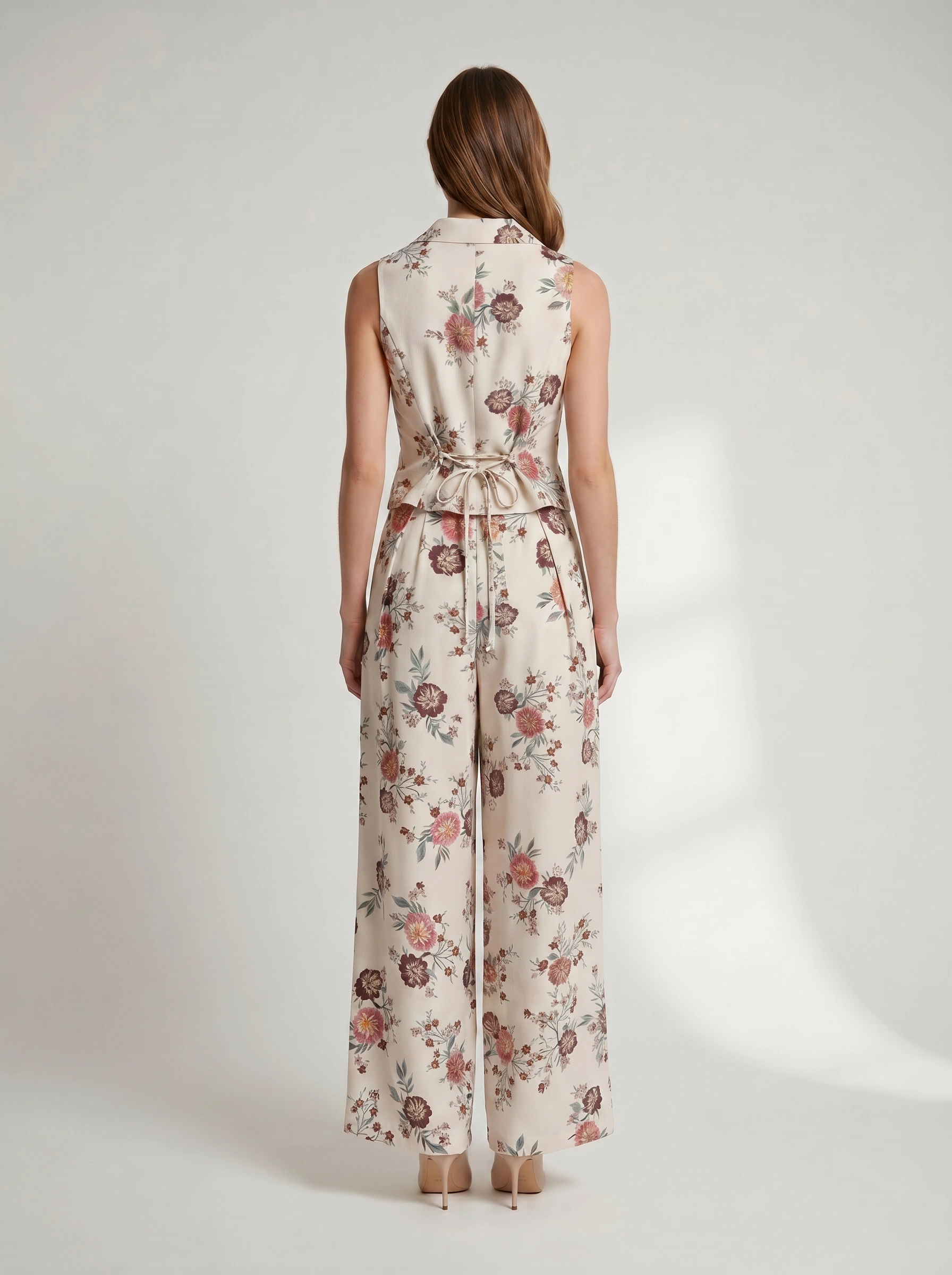 Floral Λευκό Σετ Γιλέκο με Δέσιμο Πίσω και Αέρινη Παντελόνα - Image 2